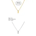 Collar minimalista de acero inoxidable con colgante letra I en acabado oro de 18k - Letra I / Color acero