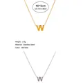 Collar minimalista de acero inoxidable con letra 'W' en oro de 18K y plateado - Letra W / Color acero