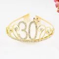 Elegante corona per il 30° compleanno in lega dorata con strass bianchi scintillanti - Stile 30 Compleanno (30) / Oro