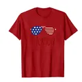 Rotes Unabhängigkeitstag-Baumwoll-T-Shirt mit 'Merica-US-Flaggen-Sonnenbrillen-Print - XS / Oberteile / Burgunderrot