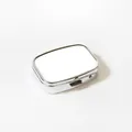 Vue détaillée d'une boîte à pilules portable en métal argenté avec dessus personnalisable - Interrupteur Simple / Carré Surface Lisse / 50mmx35mm / Chrome