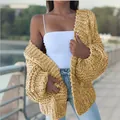 Übergroße senfgelbe Grobstrickjacke mit Zopfmuster für Damen, gemütlicher Herbstlook - S / Oberteile / Khaki