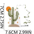 Vista detallada del parche bordado de cactus con medidas de 7cm x 7,6cm para bolsos y ropa - Estilo de Sol de Cactus Verde (C3RW-122-18)