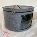 Round gray felt hat storage box with clear window and brown portable handle for travel - 43*26 / Gray