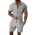 Completo casual da uomo grigio due pezzi con polo con zip e pantaloncini in tessuto a nido d'ape - Grigio chiaro / Taglia M