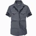 Camisa de exterior gris de manga corta de secado rápido con dos bolsillos de pecho - M / Tops / Gris