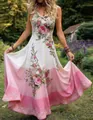 Vue détaillée de la robe longue à imprimé floral avec des motifs de roses roses sur blanc. - Rose / 1XL