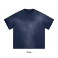 Vista dettagliata di una maglietta vintage in cotone pesante 305g blu navy tinta a spruzzo - Blu Notte / Taglia S