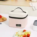 Vierkante geïsoleerde lunchtas in roze en beige met handriem en Tasty Food logo - Vierkante Bovenkant Open Stijl / Roze