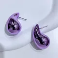Boucles d'oreilles gouttes violettes métalliques avec un design moderne minimaliste en C - Style Goutte (TER31696) / Violet
