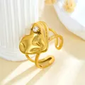 Anello a cuore irregolare in acciaio inossidabile dorato con zircone scintillante - Stile Cuore di Lava Irregolare con Singolo Zircone (GJ097) / Aperto Regolabile / Oro