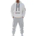 Set tuta da uomo con felpa con cappuccio bianca in pile e pantaloni cargo grigi - Camicia Bianca E Pantaloni Grigio Chiaro / Taglia S