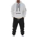 Completo sportivo uomo in pile con felpa con cappuccio bianca e pantaloni cargo neri. - Top Bianco + Pantaloncini Neri / Taglia S