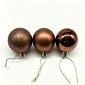 Élégant lot de trois boules de Noël bronze aux finitions mate, pailletée et miroir brillant. - Café Clair / 3cm