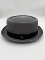 Classic unisex grey straw jazz pork pie hat for summer sun protection and stylish beach wear - Textured Gray / 57cm