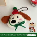 Schattige pluche hondenkop sleutelhanger met aardbeienhoed en groene strik - Schattige Hond met Lange Oren Pluche Hanger