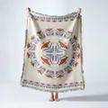 Grande couverture bohème à franges avec un motif géométrique ethnique détaillé - XT07-10 Totem Géométrique / 130x160cm