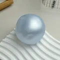 Blaue perlglanz-formbare Kokosöl-Seifenkugel zum Stressabbau und Sinnesspiel, 1 Stück - Vaseline Handgefertigter Ball / 6cm / Holografisches Blau