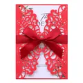 Κομψό κόκκινο προσκλητήριο γάμου laser-cut με μεταξωτή κορδέλα σε μαργαριταρένιο χαρτί - Πέρλα Κόκκινο