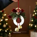 Pendente natalizio con fiocco di velluto, aghi di pino, arancia e campane dorate. - Pendaglio a Campana con Fiocco a Pois Rossi e Anello Bianco (025 Nuovo Campana - Stile M)