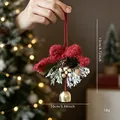 Addobbo natalizio da appendere con fiocco rosso, pigna e campanella dorata festiva - Pendaglio a Campana con Pigna e Fiocco di Neve in Peluche Rosso (025 Nuovo Campana - Stile P)