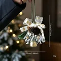 Addobbo natalizio con pigna, campanella dorata e fiocco bianco con cuori dorati - Pendaglio a Campana con Fiocco a Stampa di Cuore Bianco (025 Nuovo Campana - Stile Q)