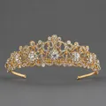 Couronne de mariée dorée luxueuse ornée de cristaux blancs brillants pour mariages et fêtes (91 chars) - Style Fleurs Creuses(TS-J711G)