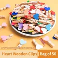 Pack de 50 pinzas de madera con corazones de colores para fotos longitud de 36mm - Estilo Corazón / 36mm (Paquete de 50) / Multicolor