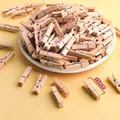 Juego de 50 mini pinzas de madera natural de 35 mm para colgar fotos y manualidades - Tipo estándar / 35mm (50 Unidades/Paquete) / Color madera natural