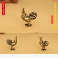 Detaillierte antike Messing Chinesisches Sternzeichen Hahn Figur für Schlüsselanhänger - 27x30mm / Messingfarbe (Tierkreis Huhn)