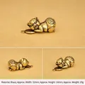Antike Messing-Schwein-Tierkreis-Schlüsselanhänger-Figur mit traditioneller Glücksmünze - 32x14mm / Messingfarbe (Schatz-Schwein)