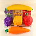 Geurende TPR fruit knijpspeeltjes set met banaan druif aardbei en wortel toys - Simulatie Wortel Squishy / 30cm Boxed