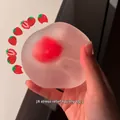 Jouet squishy fraise translucide pour soulager le stress avec texture à rebond lent - Balle mochi fraise (Squishy) / 6cm / Blanc