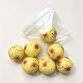 Detailweergave van mini aardappel stressspeeltjes met realistische textuur - 1 Stuk / Geel