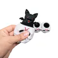 Vue détaillée du jouet à presser crâne d'Halloween avec chauve-souris surgissante - Tasse Crâne à Presser / 1 Pièce
