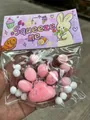 Rosa Katzenpfote Squishy Spielzeug zur Stressbewältigung mit Glitzer und Pompons - 7cm Groß (Mit Pailletten) / Transparente Rosa Katzenpfote