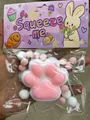 7cm rosa Katzenpfoten Squishy Spielzeug in Verpackung mit Pompons - Leuchttafel Mit Weißer Katzenpfote