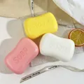 Set mit drei bunten seifenförmigen Slow-Rebound-Quetschspielzeugen zum Stressabbau - Seifenform (OPP Beutel) / Weiß