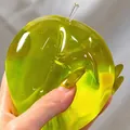 Κοντινό πλάνο ημιδιαφανούς κιτρινοπράσινου παιχνιδιού από μαλτόζη για άγχος. - Πράσινο μήλο / Μέγεθος 6cm