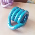 Fidget twist toy blu perlato per alleviare lo stress e concentrazione ADHD, giocattolo - Stile Galvanizzato Solido / Scatola Regalo Premium / Ocean Blue