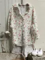 Détail du motif floral et de la texture en lin de cette chemise longue pour femme - S / Hauts / Style Floral Rose Blanc Cassé (NSCS-008)