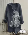 Détail d'une chemise en lin gris foncé pour femme avec un imprimé éléphant blanc. - S / Hauts / Éléphant Imprimé Gris Foncé (NSCS-017)