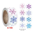 Rol met sneeuwvlok stickers in diverse tinten blauw en paars voor kerstdecoratie - Roze Paarse Serie Sneeuwvlok Stijl (A-158) / 500 Stuks/Verpakking