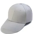 Detailansicht einer hellgrauen einfarbigen Pferdeschwanz-Baseballkappe für Damen im Freien - Grau / Erwachsene, Hutumfang 58cm Verstellbar