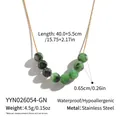 Dettaglio di una collana in pietra naturale verde con catena in acciaio inossidabile e misure - Verde (YYN026054-GN)