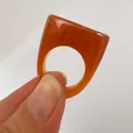 Anillo cuadrado de acrílico naranja con textura de mármol, joyería de resina con estilo - Estilo Geométrico Grueso (32958) / Caramelo