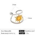 Élégante bague ajustable en acier inoxydable bicolore avec un motif de soleil doré détaillé - Réglable / Style en forme de soleil central (JZ-YS532-3-J) / Bicolore (Or et Argent)