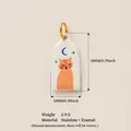Ciondolo in smalto a forma di gatto cartoon bianco e arancione con luna - Gatto Grande