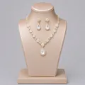 Goldenes Brautschmuck-Set mit funkelnden Kristallen für elegante Hochzeitsanlässe - Luxus-Party-Schmuckset (NS-J6574G) / Gold