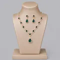 Luxuriöses Set aus smaragdgrünen Kristallketten und Ohrringen in Goldoptik für Damen - Luxus-Party-Schmuckset (NS-J6574GHG) / Grün